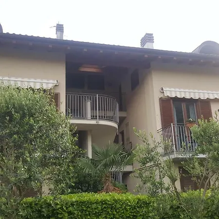 Giglio Il Maniero Domaso